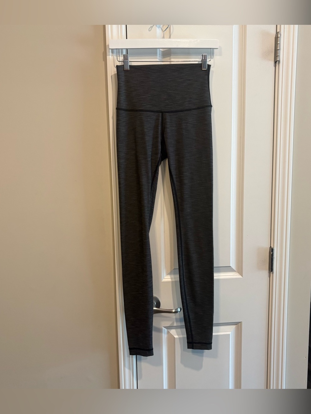 Lululemon Grey Leggings Size Women’s 6 - Small